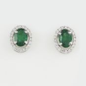 14 K / 585 White Gold Tsavorite Garnet & Diamond Earring Studs