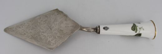 Royal Worcester Hop Pattern Cake Slice
