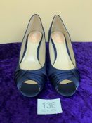 Designer Shoes Navy In Size 4.5. Code 136