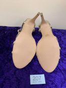 Designer Shoes Gold Size 40 Code 207