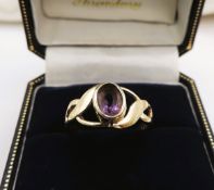 9k Gold Amethyst Ring 2.7 grams Circa 1980's