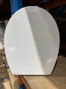 Toilet Seat. RRP £30. Grade U
