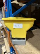 Grit Spreader/Seed Spreader. RRP £30 - Grade U