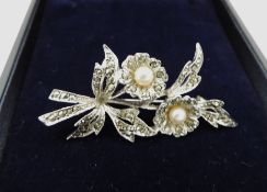 Vintage Sterling Silver Cultured Pearl Brooch Hallmark London 1960