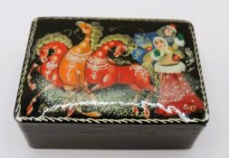 Vintage Russian Hand Painted Lacquer Box Artist Signed