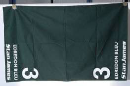 Edredon Bleu Number Cloth From King George VI Chase At Kempton Park, December 2004