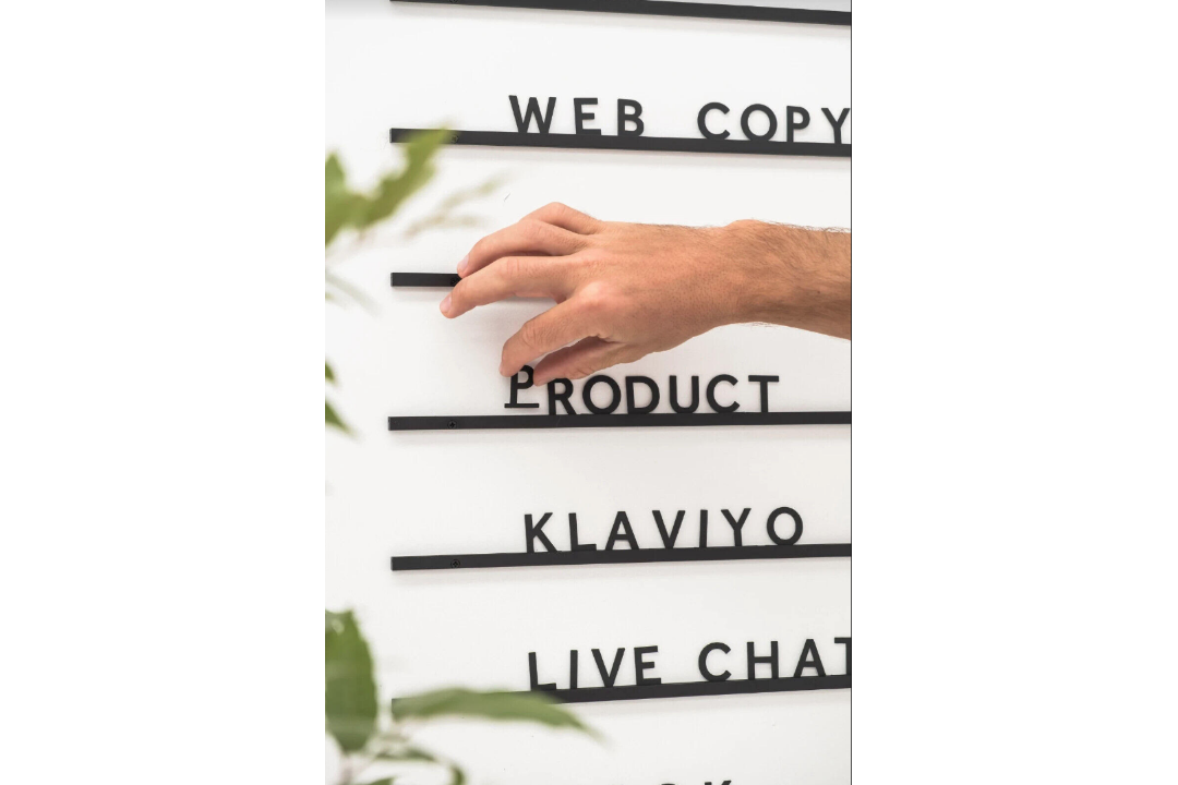 George & Willy Atelier Letter Board, Half Set 10 Black Rails, 540 Black Letters - Image 1 of 5
