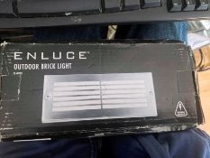 1X Enluce Brick Light