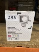Vonshelf TV Wall Mount. RRP £25 - Grade U