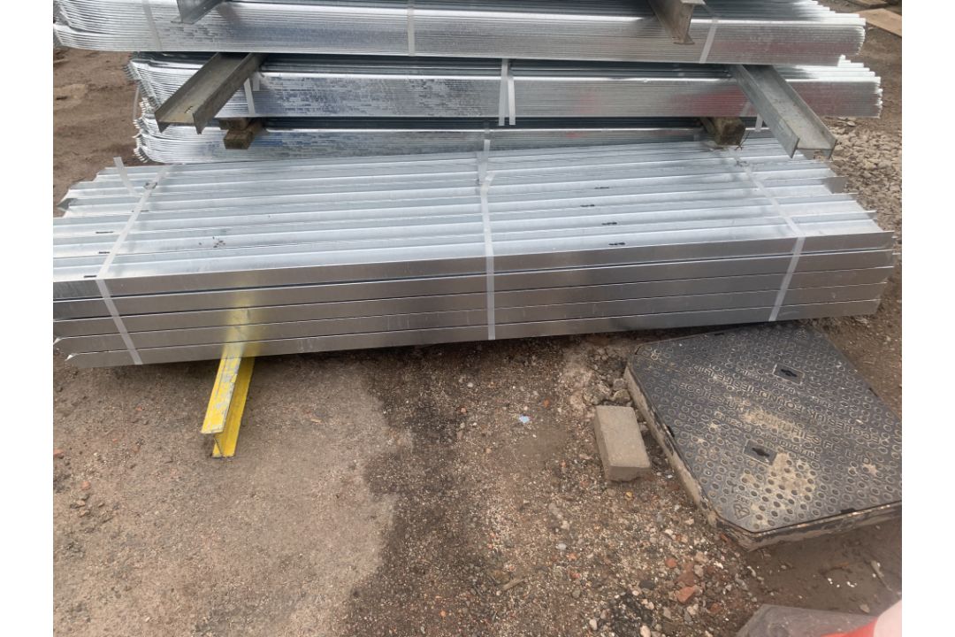 Steel Palisade-330m. Long = 120 Panels - Image 1 of 4