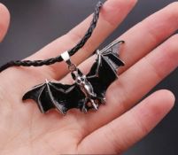 New! Vintage Style Gothic Bat Shaped Pendant With Chain
