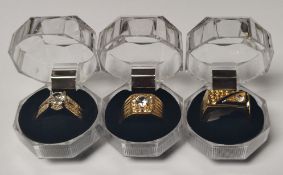 A Collection of 3 x Gents / Ladies Rings With Stones With Ring Boxes.