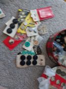 Vintage Button Tin Complete With Lots of Buttons