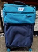 IT Luggae Suitcase. RRP £40 - Grade U