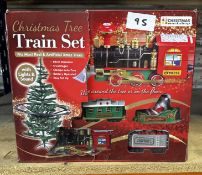 Christmas Tree Train Set. RRP £30 - Grade U