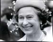 Royalty The Late Queen 1983 Original Press Photo.