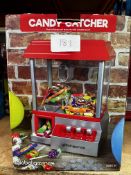 Global Gizmos Candy Grabber Machine. RRP £30 - Grade U
