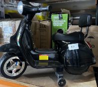 Kids Ride On Electric Scooter. RRP £100 - Grade U