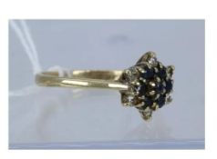 Vintage 9ct Gold Sapphire & Diamond Daisy Ring