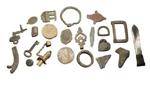 Antiquities: Mixed Lot of Metal Detecting Finds (£7 UK £15 International Post)