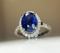 Beautiful Natural Ceylon Royal Blue Sapphire W Natural Diamonds & 18kGold