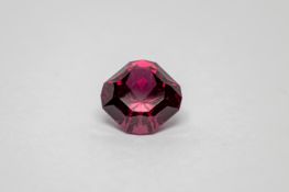 Red Garnet, 3.14 Ct