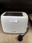 Breville 2 Slice Toaster. RRP £30 - Grade U