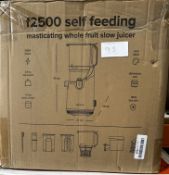 Fridja F2500 Self Feeding Juicer. RRP £70 - Grade U
