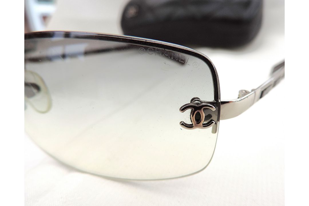 Vintage Chanel Ladies Sunglasses c.124/8G Original Case - Image 8 of 13