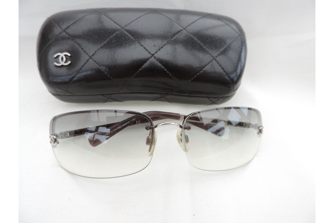 Vintage Chanel Ladies Sunglasses c.124/8G Original Case - Image 2 of 13