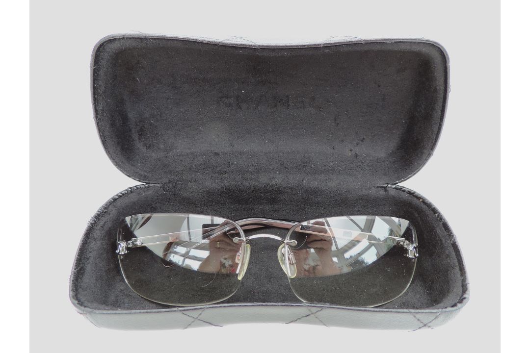 Vintage Chanel Ladies Sunglasses c.124/8G Original Case - Image 12 of 13