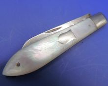 George V Silver and Mother of Pearl Fruit Knife 1927
