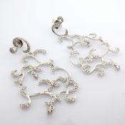 18K White Gold Earrings Detailed With Brilliant Diamonds
