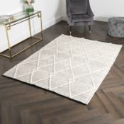 Cream & Black Diamond Pattern Large Wool Rug RRP - £428