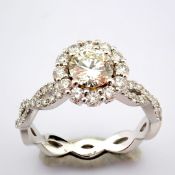 An Exquisite 18K Gold Ring With 1.33 Ct Brilliant Diamonds.