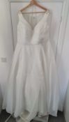 Wedding Dress Size UK Plus Size 22/24 Excellent Condition - RRP £850