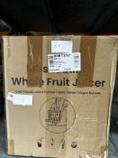 Fridja F1900 Masticating Whole Fruit Juicer. RRP £70 - Grade U