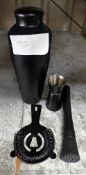 Vonshef Cocktail Shaker Set. RRP £20 - Grade U