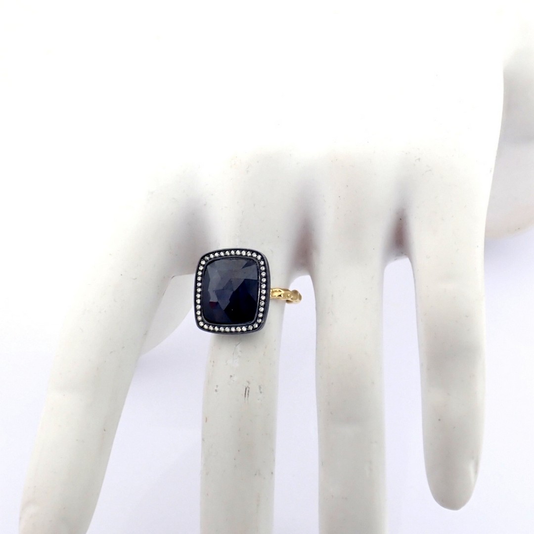 Gold ring detailed with slice cut rough sapphire in the centre, brilliant diamonds on silver frame.. - Image 11 of 12