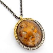 Necklace detailed with topaz, reversely engraved intaglio Leo, brilliant diamonds and gold in silver