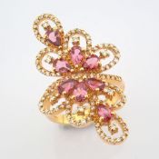 18K rose gold ring detailed with pink tourmaline and brilliant diamonds