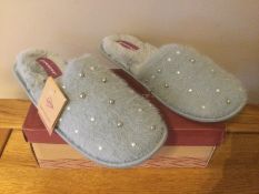 Dunlop Ladies Luxury “Althea” Memory Foam Fur Slippers, Size 6, Grey - New