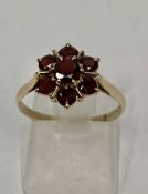 Vintage 9ct Gold Garnet Cluster Ring