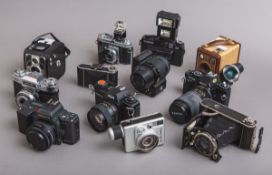 12-teiliges Konvolut von Kameras