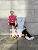 Lebensgroßer Pappaufsteller Rene Sain (handsigniert)