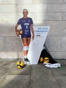 Lebensgroßer Pappaufsteller Melissa Langegger (handsigniert)