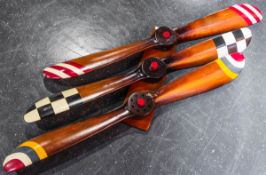 3-teiliges Konvolut von Holzpropellern (Herkunft und Alter unbekannt)