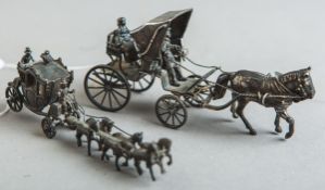 Zwei kleine Modelle von bespannten Kutschen (20. Jh.)