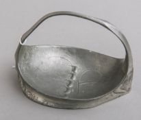 Kleines Körbchen (Kayserzinn, Krefeld, um 1902/03, Jugendstil)