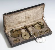 Münzgewichte-Satz mit Münzwaage (wohl 18. Jh.)